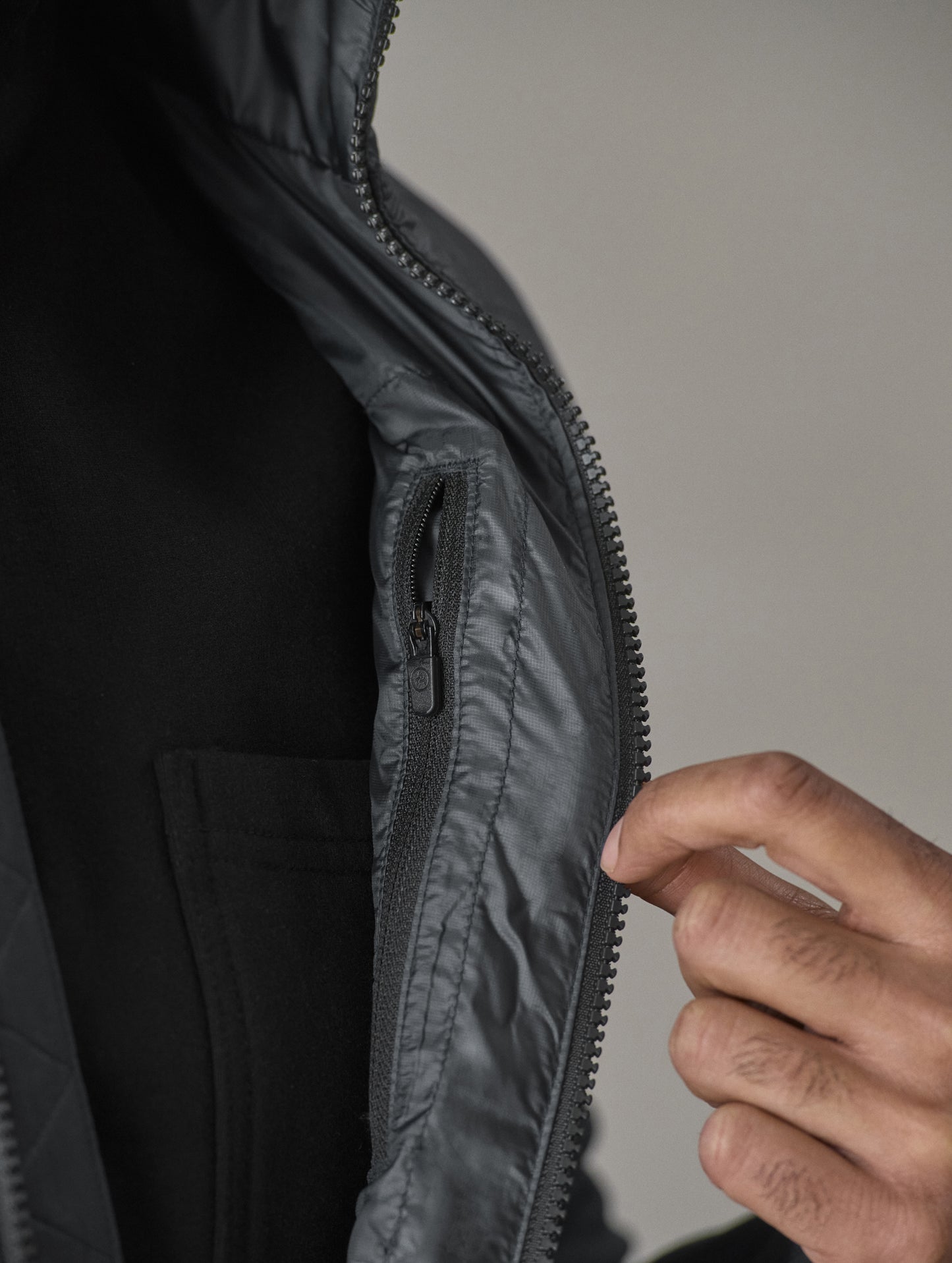 Hybrid Tech Full-Zip - Graphite