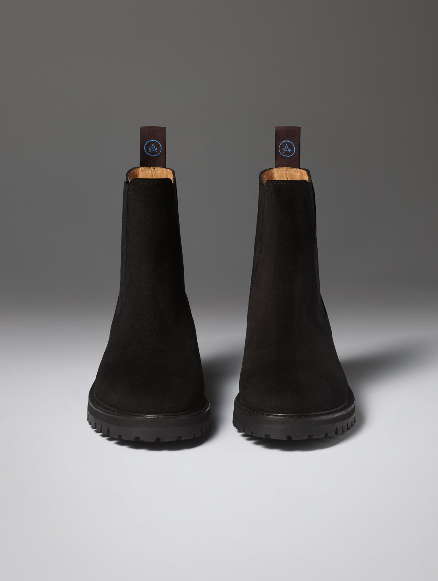 Front view of the Reign Chelsea Boot in Onyx Black from AETHER Apparel.