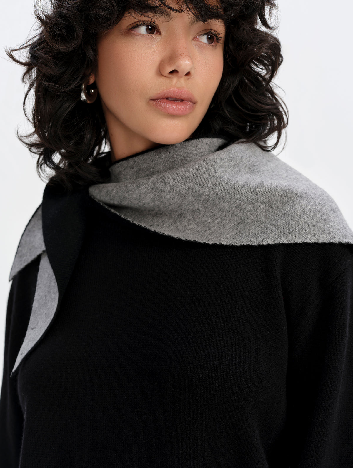 Karina Triangle Cashmere Scarf - Onyx Black