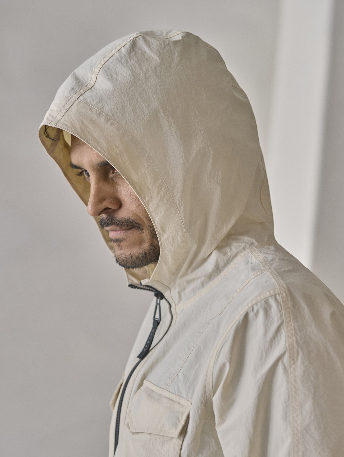 Aires Lightweight Windbreaker - Bone