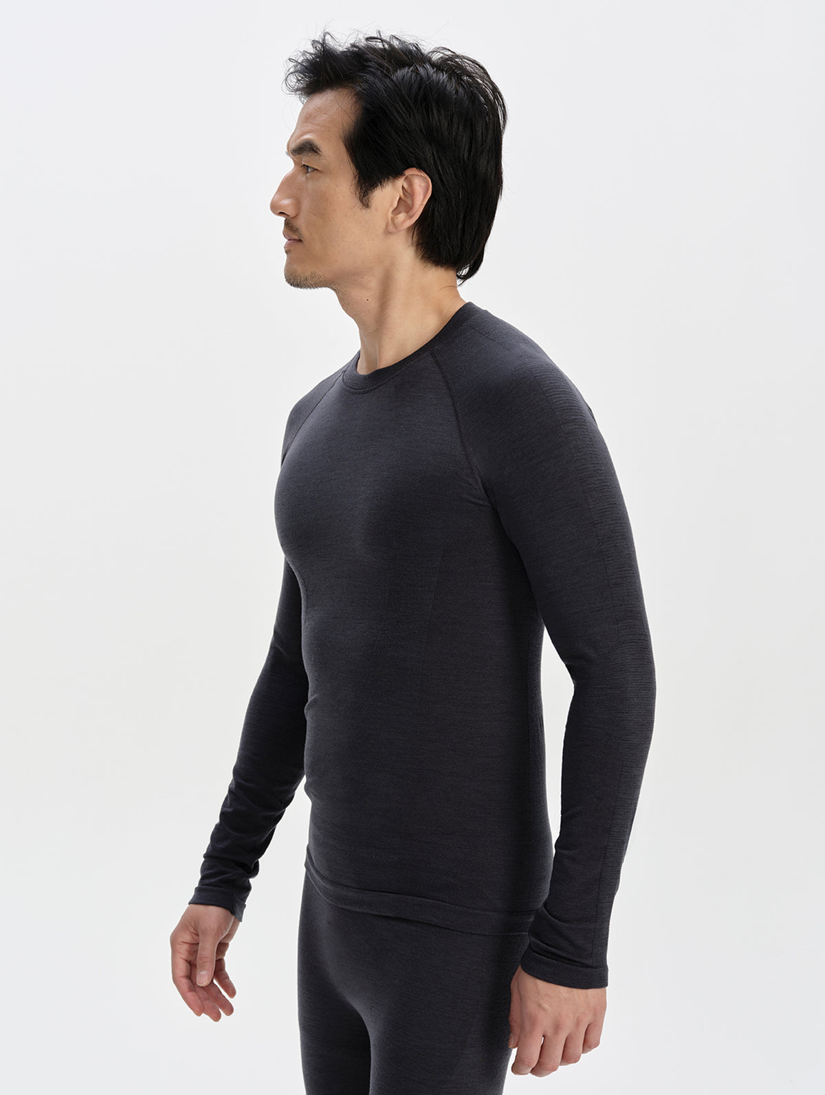 Alpine Seamless Base Layer Crew - Graphite