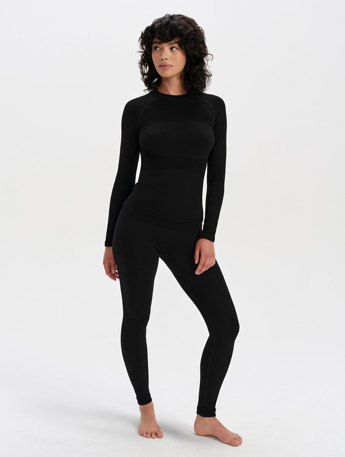 W Alpine Seamless Base Layer Crew - Onyx Black