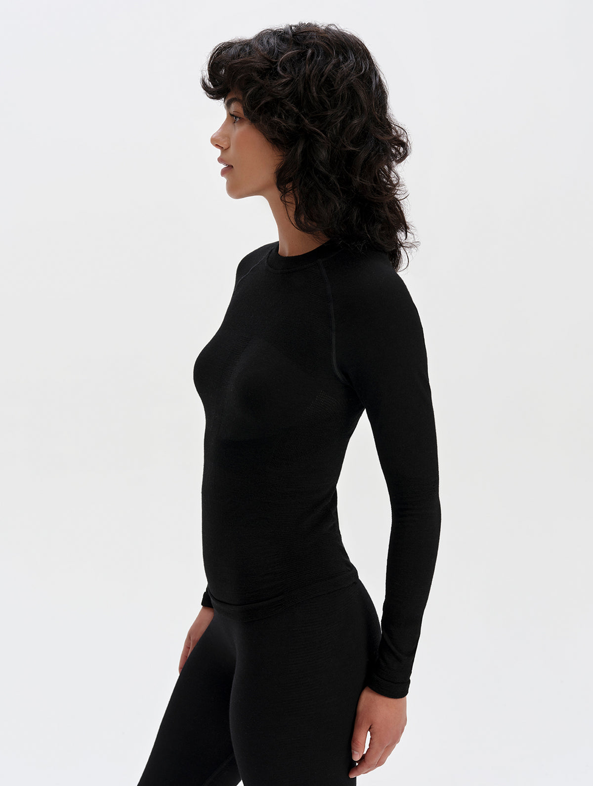 W Alpine Seamless Base Layer Crew - Onyx Black
