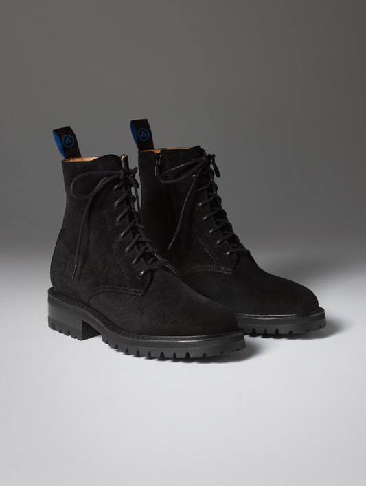 Front angled view of the Crosby Boot in Onyx Black from AETHER Apparel.